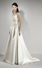 Carica l&#39;immagine nel visualizzatore di Gallery, ABITO SPOSA NUXIAL ART. 5033

