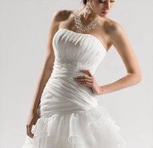 Carica l&#39;immagine nel visualizzatore di Gallery, ABITO SPOSA NUXIAL ART. 5811
