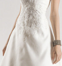 Carica l&#39;immagine nel visualizzatore di Gallery, ABITO SPOSA NUXIAL ART. 5749
