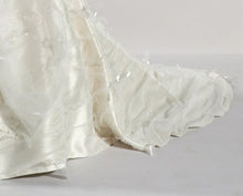 Carica l&#39;immagine nel visualizzatore di Gallery, ABITO SPOSA NUXIAL ART. 5003
