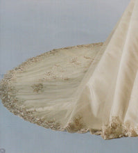 Carica l&#39;immagine nel visualizzatore di Gallery, ABITO SPOSA NUXIAL ART. 5142
