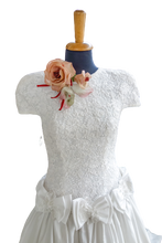 Carica l&#39;immagine nel visualizzatore di Gallery, ABITO SPOSA ART. VIOLA
