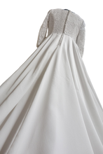 Carica l&#39;immagine nel visualizzatore di Gallery, ABITO SPOSA ART. FIOR DI LOTO
