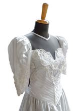 Carica l&#39;immagine nel visualizzatore di Gallery, ABITO SPOSA ART. MIMOSA
