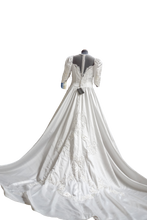 Carica l&#39;immagine nel visualizzatore di Gallery, ABITO SPOSA ART. MIMOSA
