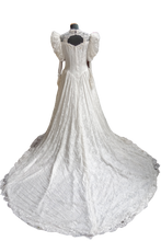 Carica l&#39;immagine nel visualizzatore di Gallery, ABITO SPOSA ART. GELSOMINO
