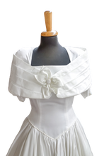 Carica l&#39;immagine nel visualizzatore di Gallery, ABITO SPOSA ART. LILLA
