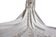 Carica l&#39;immagine nel visualizzatore di Gallery, ABITO SPOSA ART. CAMELIA
