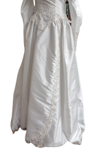 Carica l&#39;immagine nel visualizzatore di Gallery, ABITO SPOSA ART. ROSA

