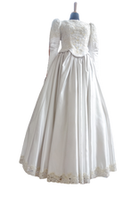 Carica l&#39;immagine nel visualizzatore di Gallery, ABITO SPOSA ART. BUCANEVE
