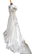 Carica l&#39;immagine nel visualizzatore di Gallery, ABITO SPOSA ART. GLADIOLO
