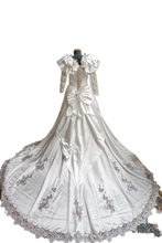 Carica l&#39;immagine nel visualizzatore di Gallery, ABITO SPOSA ART. GLADIOLO

