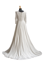 Carica l&#39;immagine nel visualizzatore di Gallery, ABITO SPOSA ART. FIOR DI LOTO
