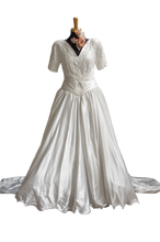 Carica l&#39;immagine nel visualizzatore di Gallery, ABITO SPOSA ART. ANEMONE
