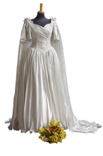 Carica l&#39;immagine nel visualizzatore di Gallery, ABITO SPOSA ART. AURORA
