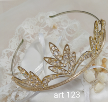 Carica l&#39;immagine nel visualizzatore di Gallery, Diadema da sposa Art.123
