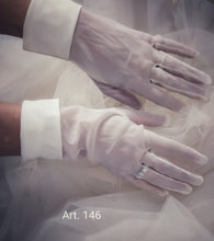 Carica l&#39;immagine nel visualizzatore di Gallery, Guanti da sposa Art.146
