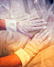 Carica l&#39;immagine nel visualizzatore di Gallery, Guanti da sposa Art.146
