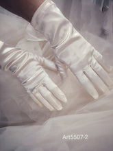 Carica l&#39;immagine nel visualizzatore di Gallery, Guanti da sposa Art.5507-2
