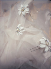Carica l&#39;immagine nel visualizzatore di Gallery, Forcina da sposa Art.163
