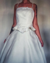 Carica l&#39;immagine nel visualizzatore di Gallery, ABITO SPOSA ART.4444D
