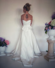 Carica l&#39;immagine nel visualizzatore di Gallery, ABITO SPOSA ART.4444D
