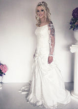 Carica l&#39;immagine nel visualizzatore di Gallery, ABITO SPOSA ART.BELLA
