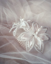 Carica l&#39;immagine nel visualizzatore di Gallery, Fermaglio da sposa Art.D001

