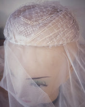 Carica l&#39;immagine nel visualizzatore di Gallery, Cappellino da sposa Art.E0001
