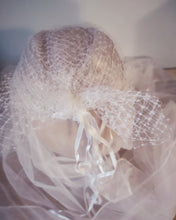 Carica l&#39;immagine nel visualizzatore di Gallery, Cappellino da sposa Art.E0001
