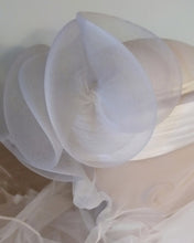Carica l&#39;immagine nel visualizzatore di Gallery, Cappellino da sposa Art.E0007
