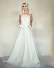 Carica l&#39;immagine nel visualizzatore di Gallery, ABITO SPOSA ART.4444D
